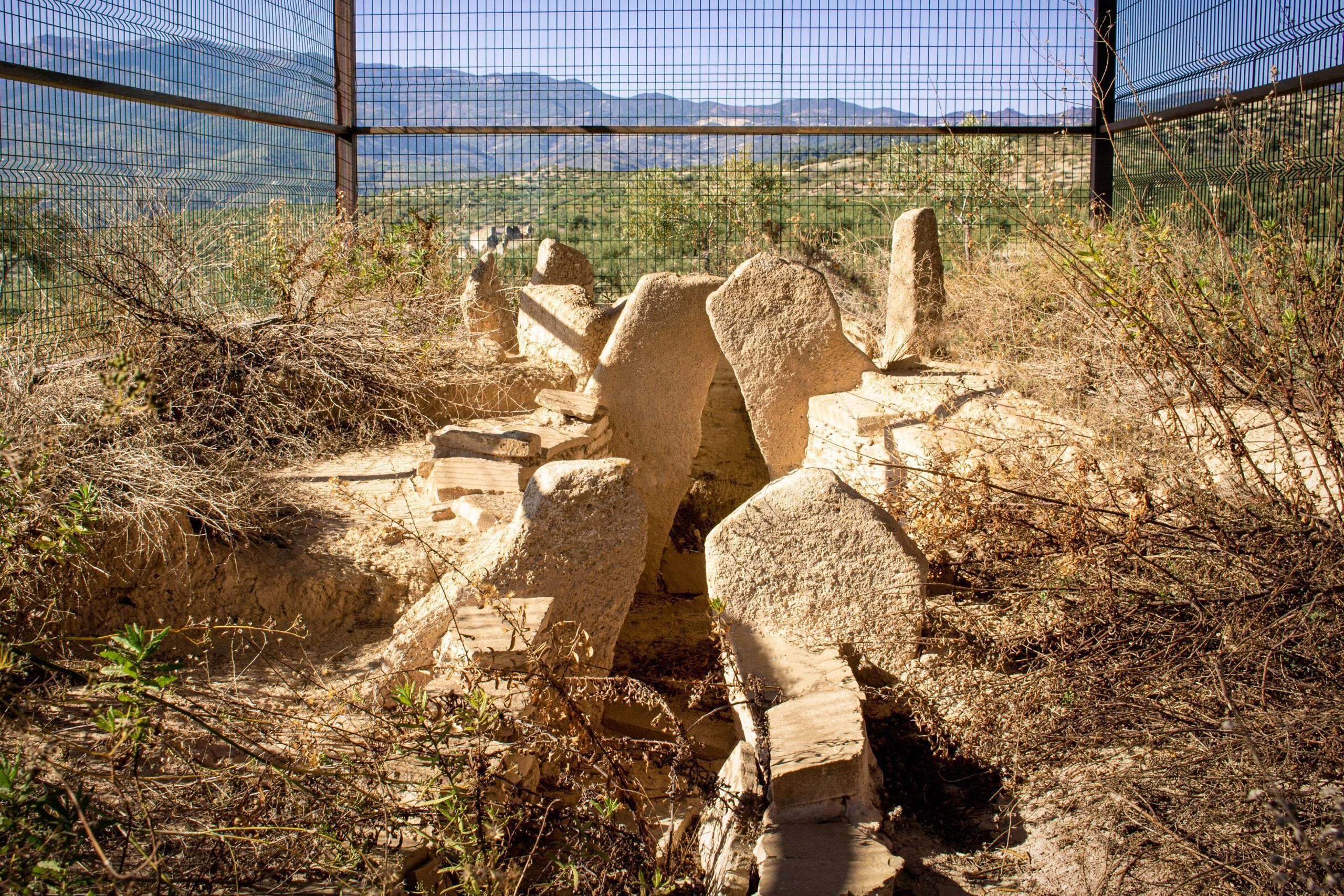 Sepulcro Megalítico del Tesorillo de la Llaná