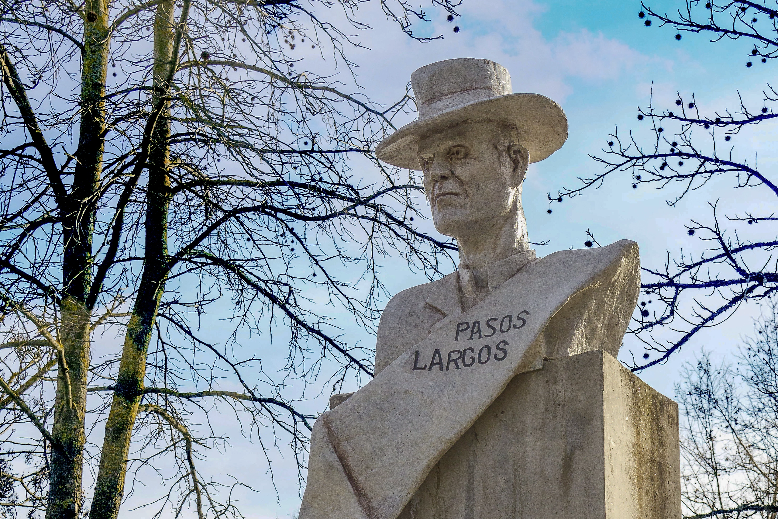 Monumento de Pasos Largos - El Burgo
