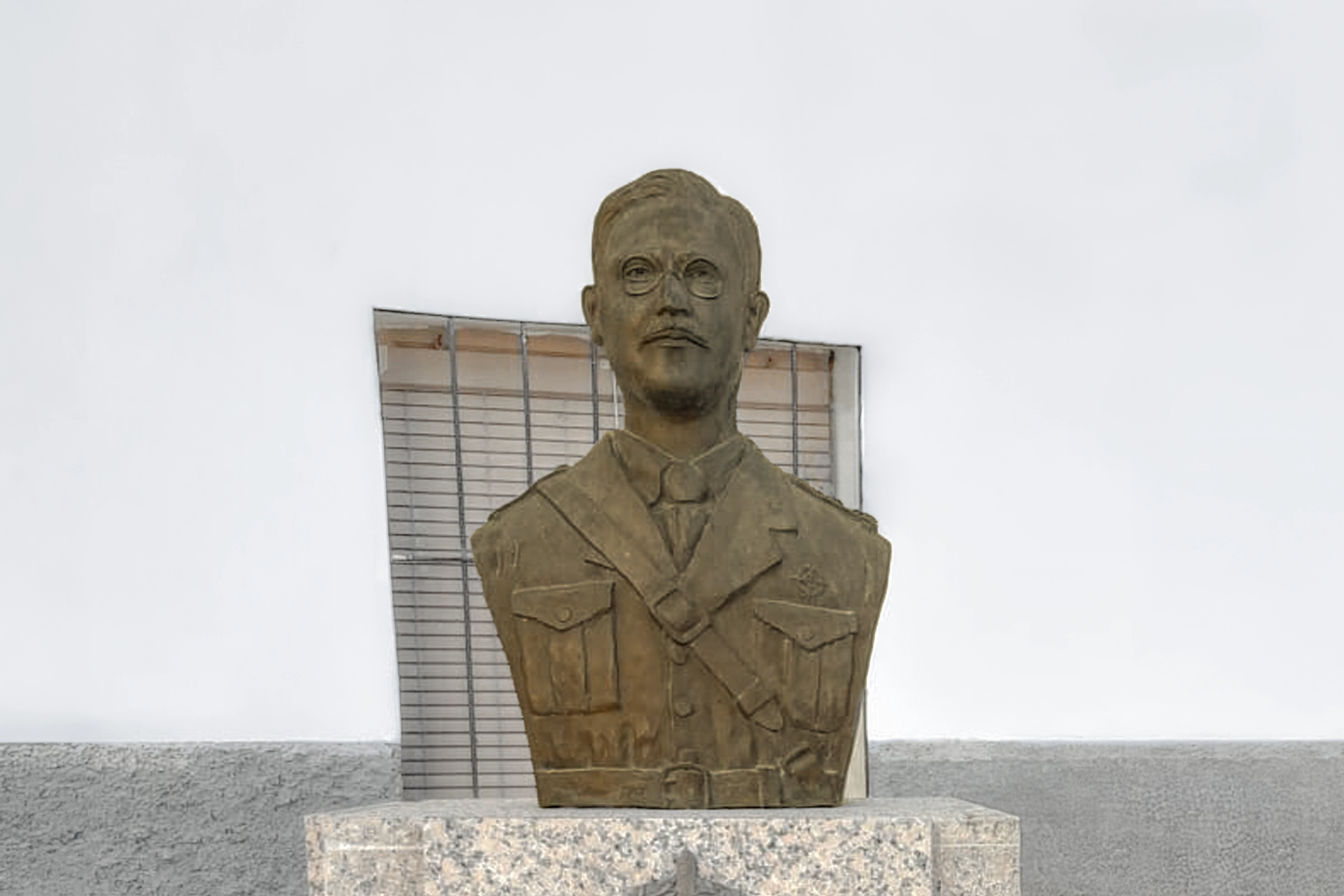 Monumento Comandante Benitez - El Burgo