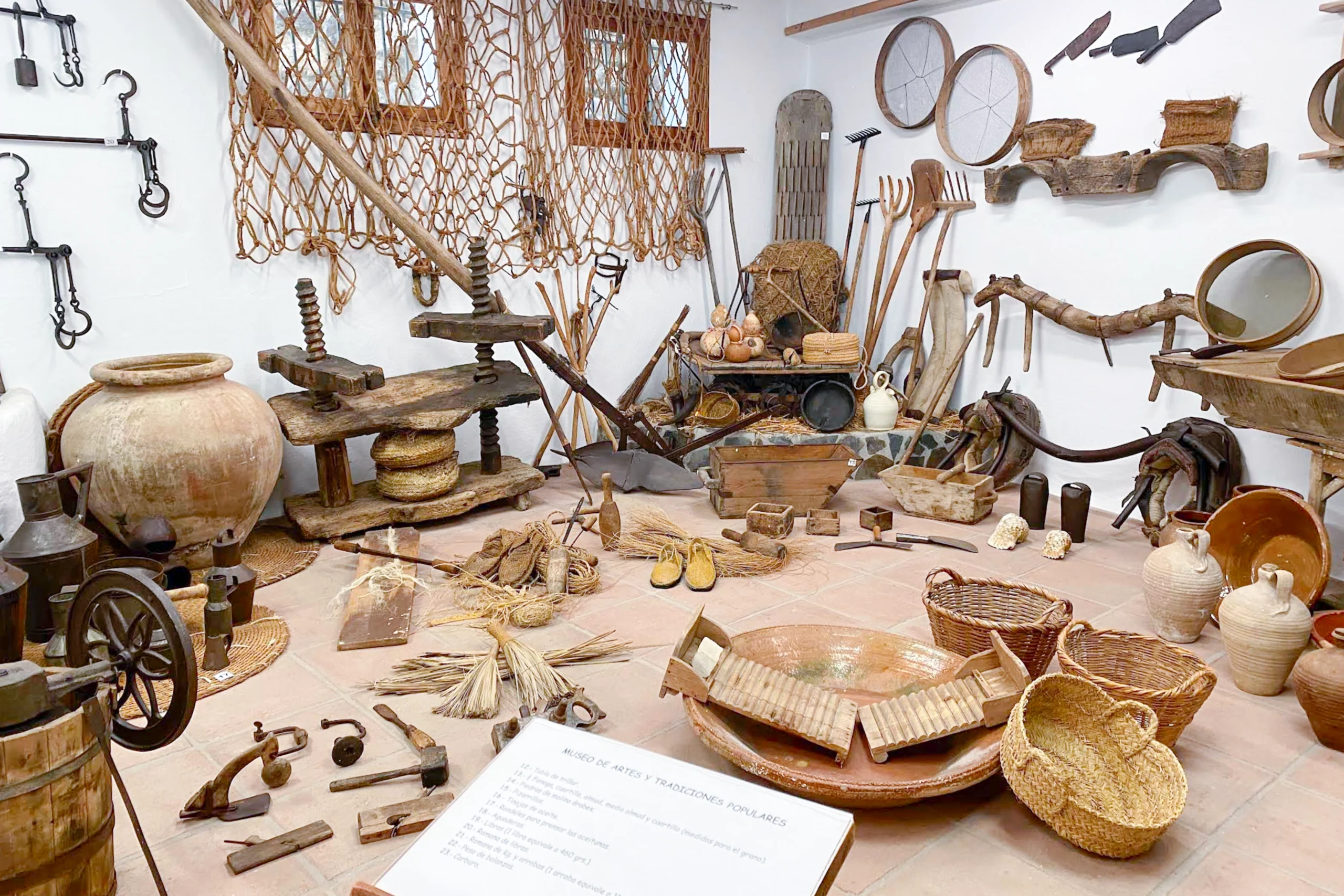 Museo de Artes y Tradiciones Populares