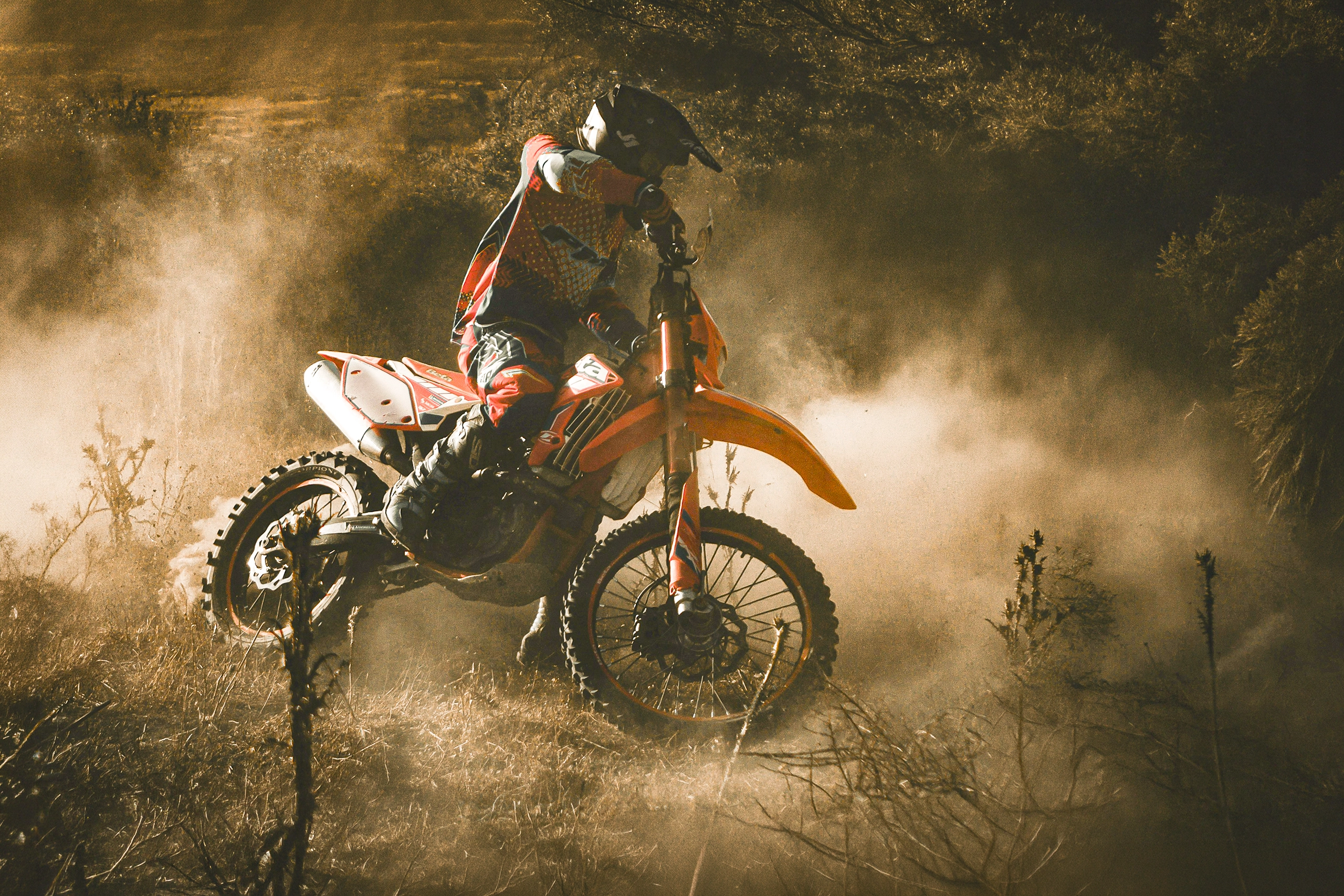 Enduro y trail en motocicleta
