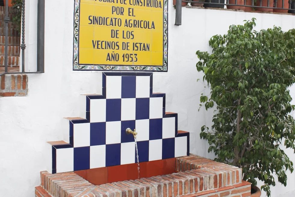 Fuente Calle Empedrada
