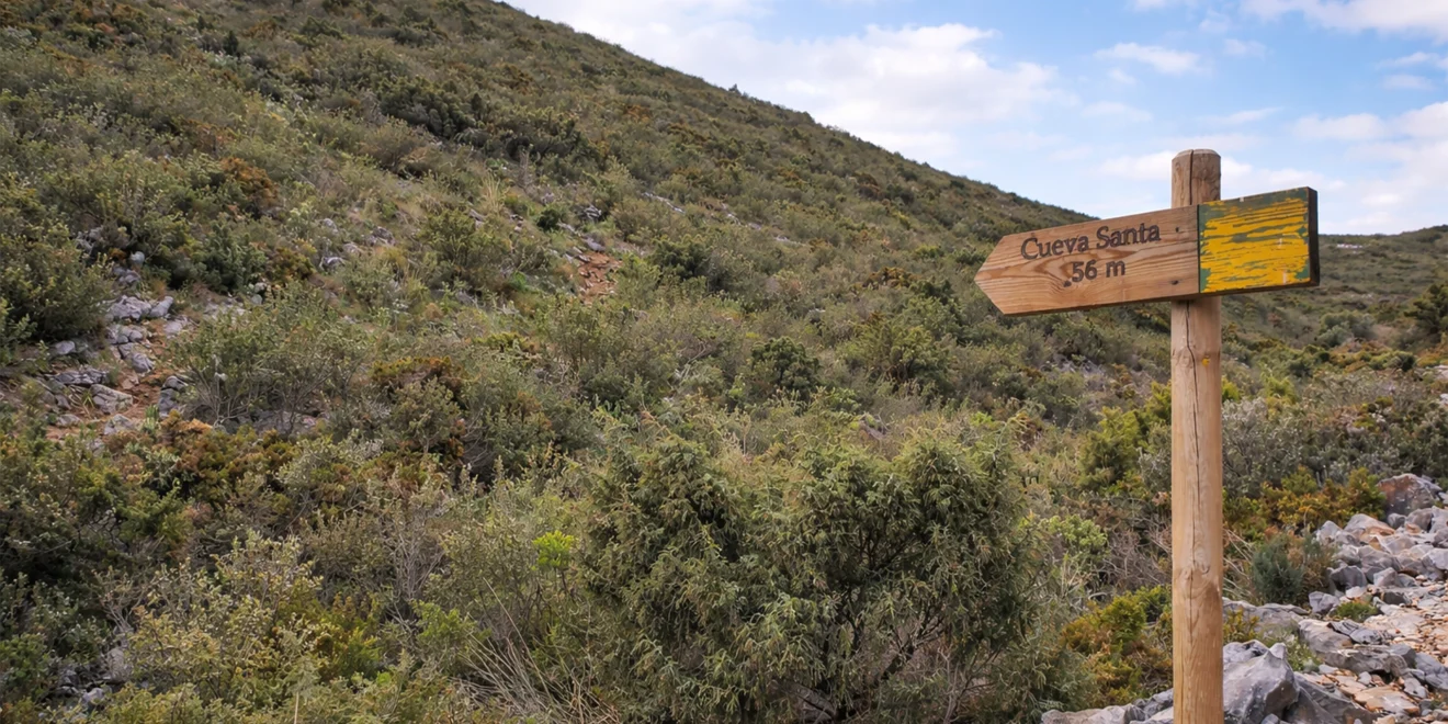 Sendero Cueva Santa