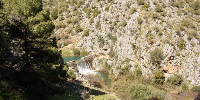 Presa La Hierbabuena - Río Turón