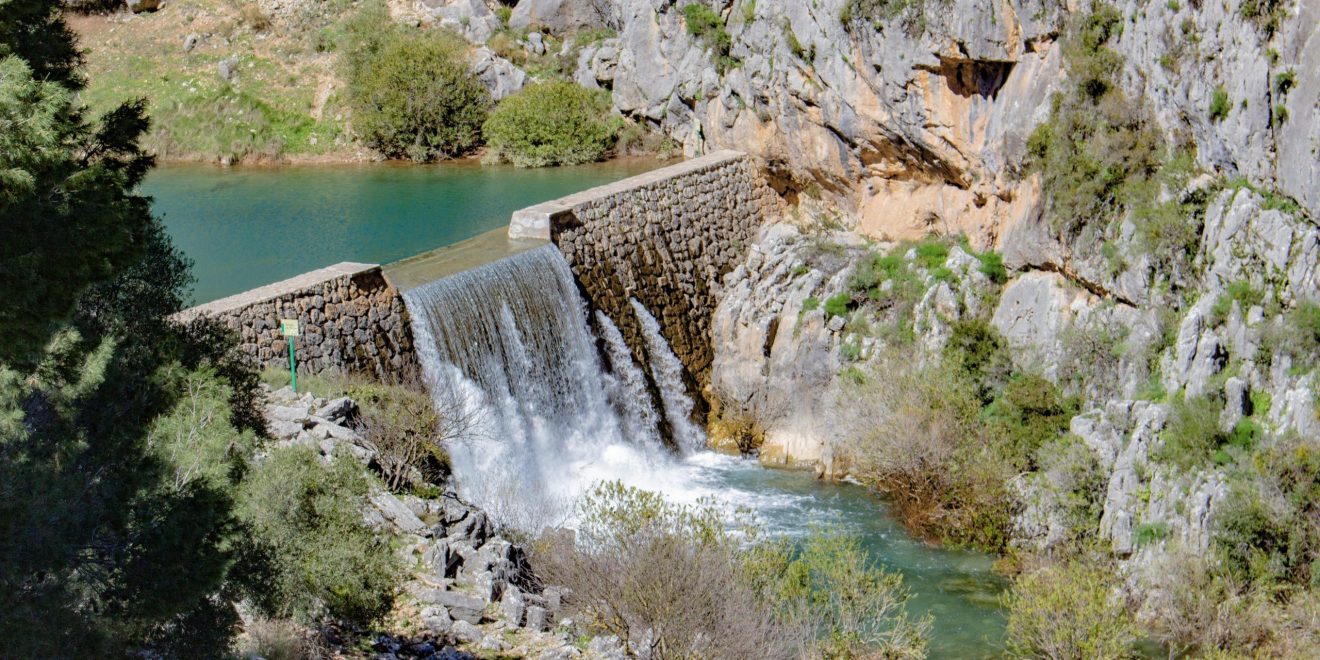 Presa La Hierbabuena - Río Turón
