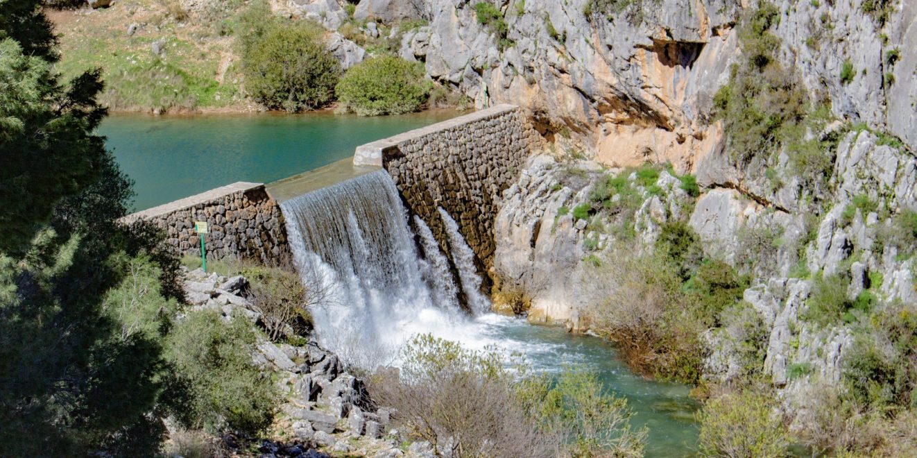 Presa La Hierbabuena - Río Turón